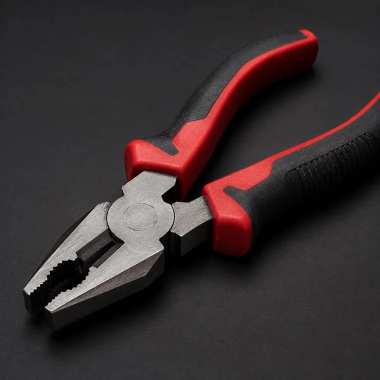 Heavy-duty combination pliers